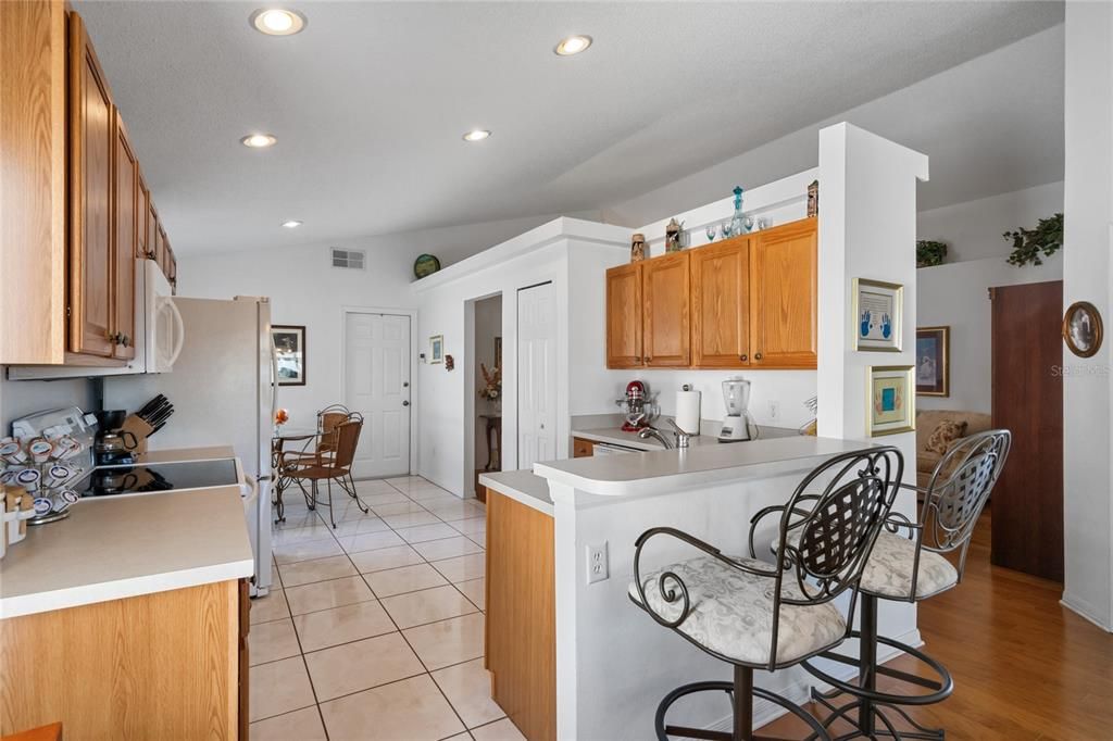 For Sale: $375,000 (3 beds, 2 baths, 1484 Square Feet)