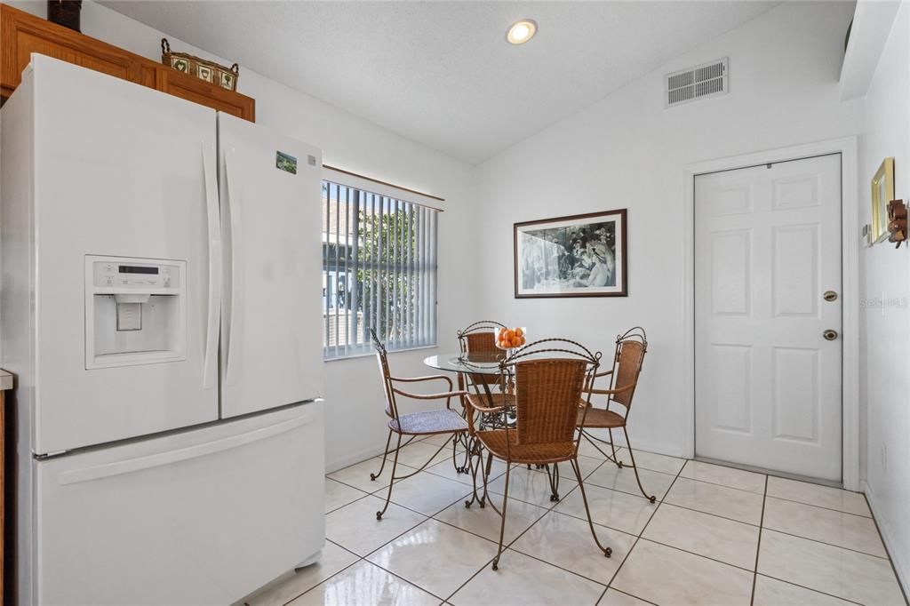 For Sale: $375,000 (3 beds, 2 baths, 1484 Square Feet)