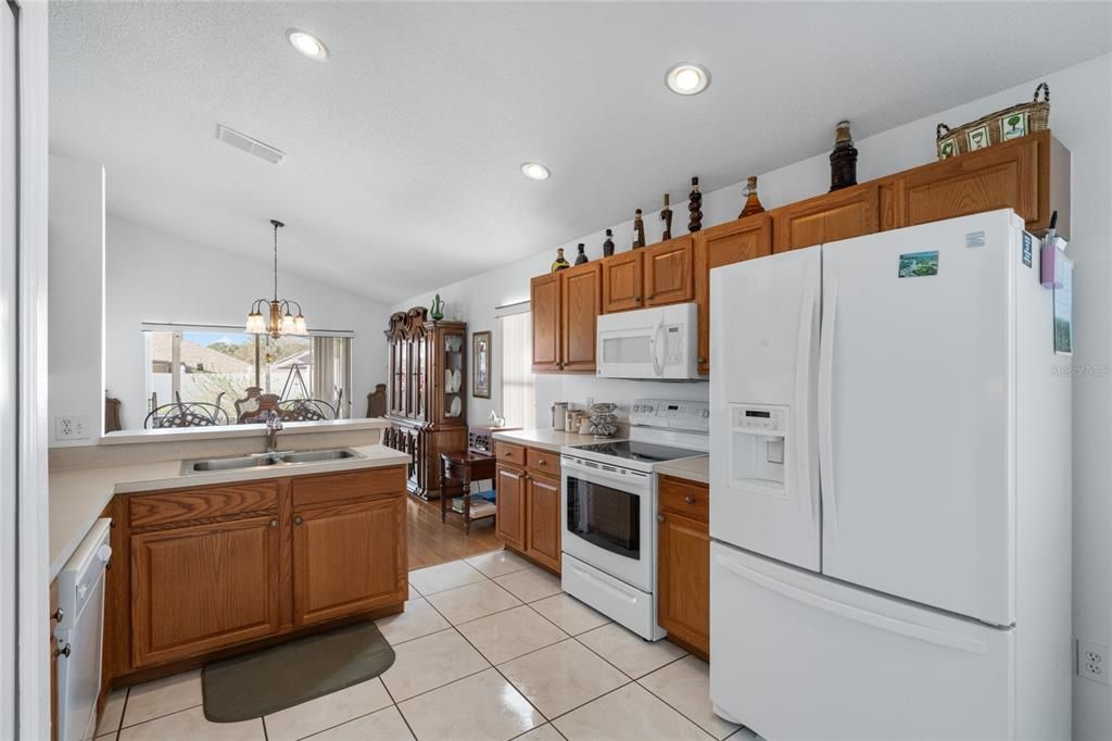 For Sale: $375,000 (3 beds, 2 baths, 1484 Square Feet)