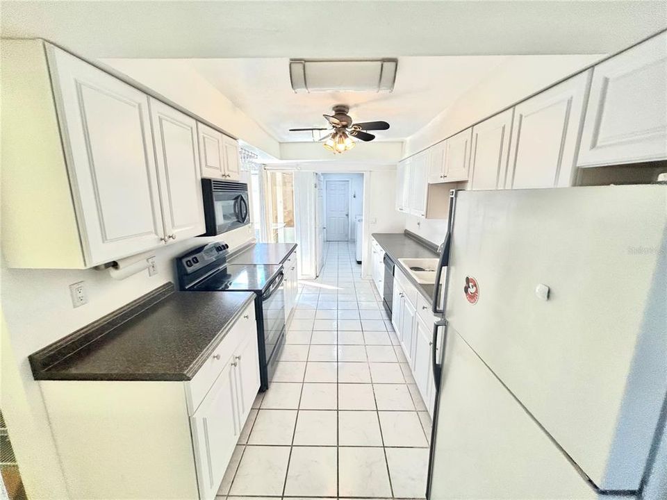 For Sale: $165,000 (3 beds, 2 baths, 1334 Square Feet)