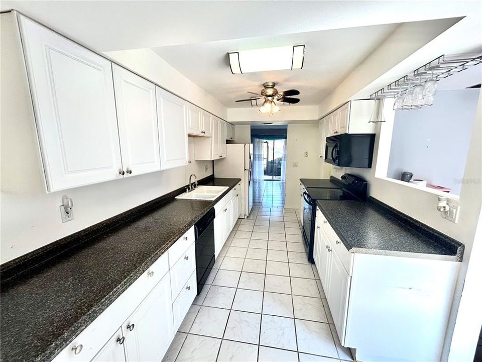 For Sale: $165,000 (3 beds, 2 baths, 1334 Square Feet)