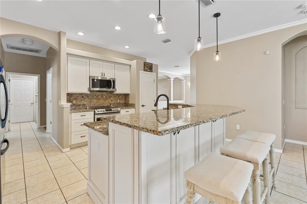 13931 Chandron Dr, Kitchen island