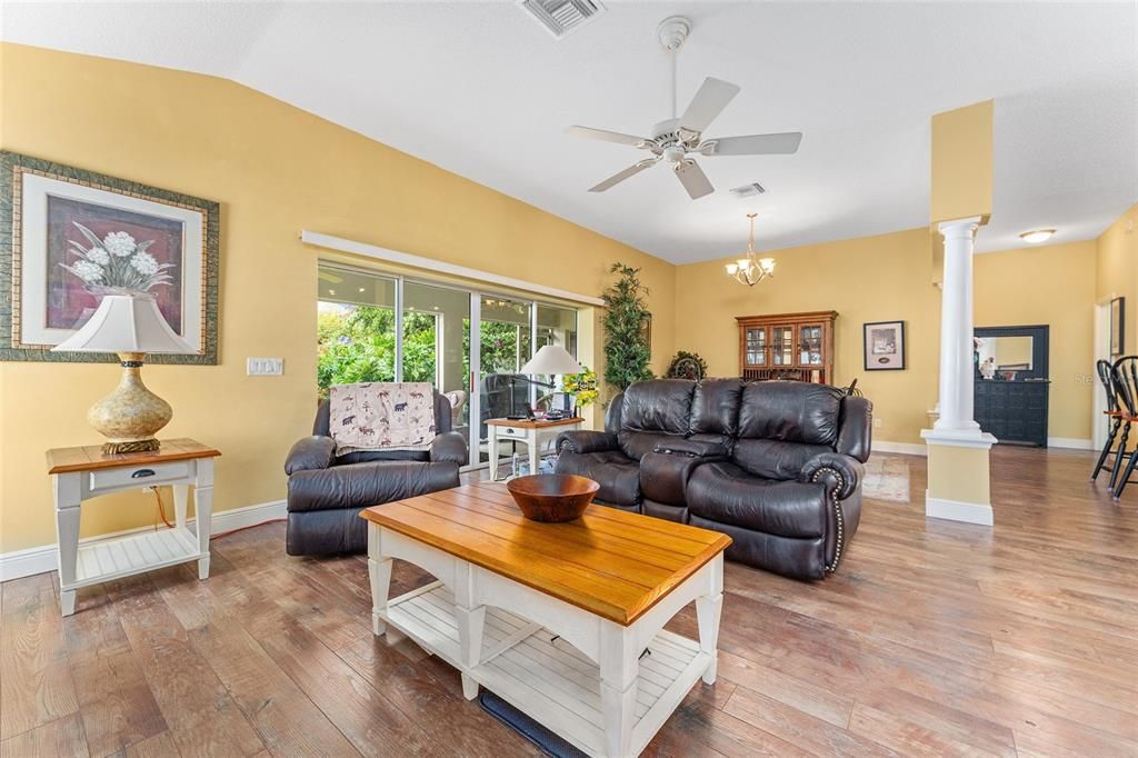 For Sale: $454,900 (3 beds, 2 baths, 1887 Square Feet)