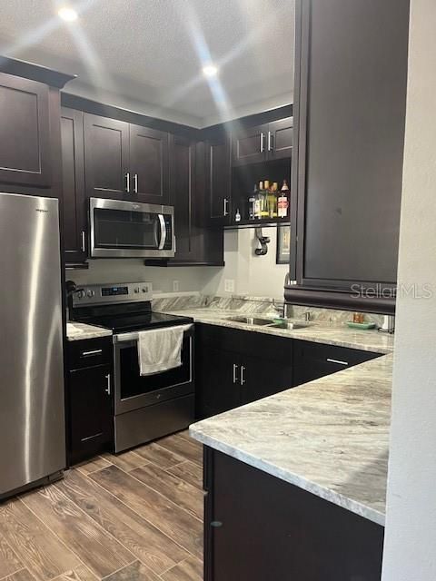 For Sale: $274,900 (2 beds, 2 baths, 1305 Square Feet)