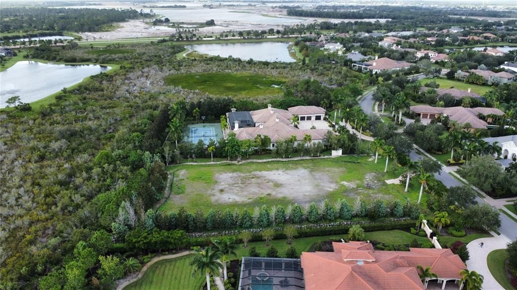 待售: $1,700,000 (1.15 acres)