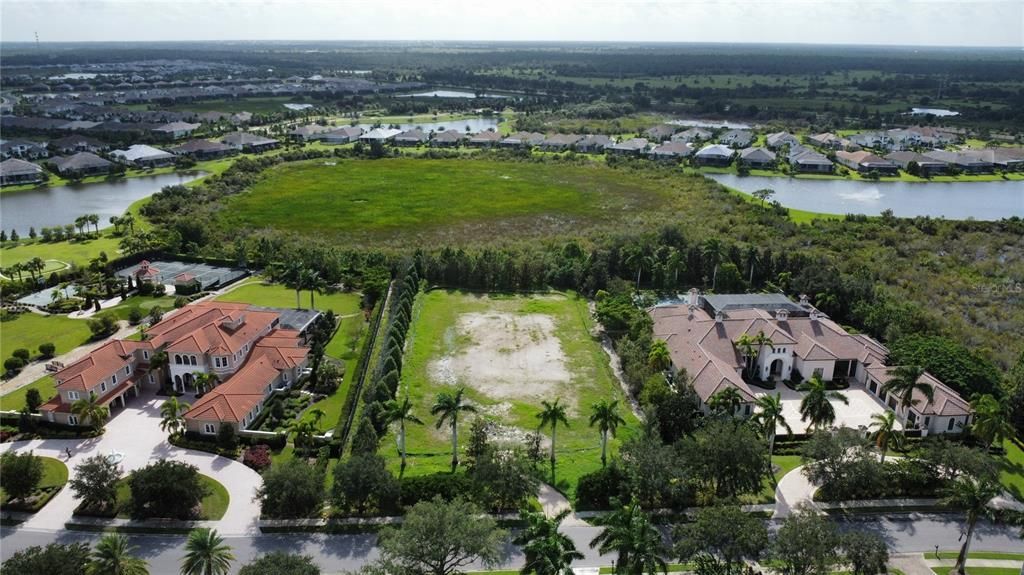 На продажу: $1,700,000 (1.15 acres)