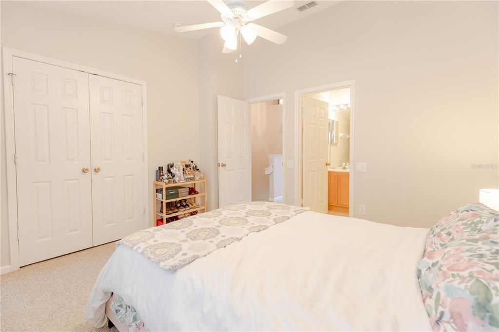 For Sale: $256,000 (2 beds, 2 baths, 1095 Square Feet)