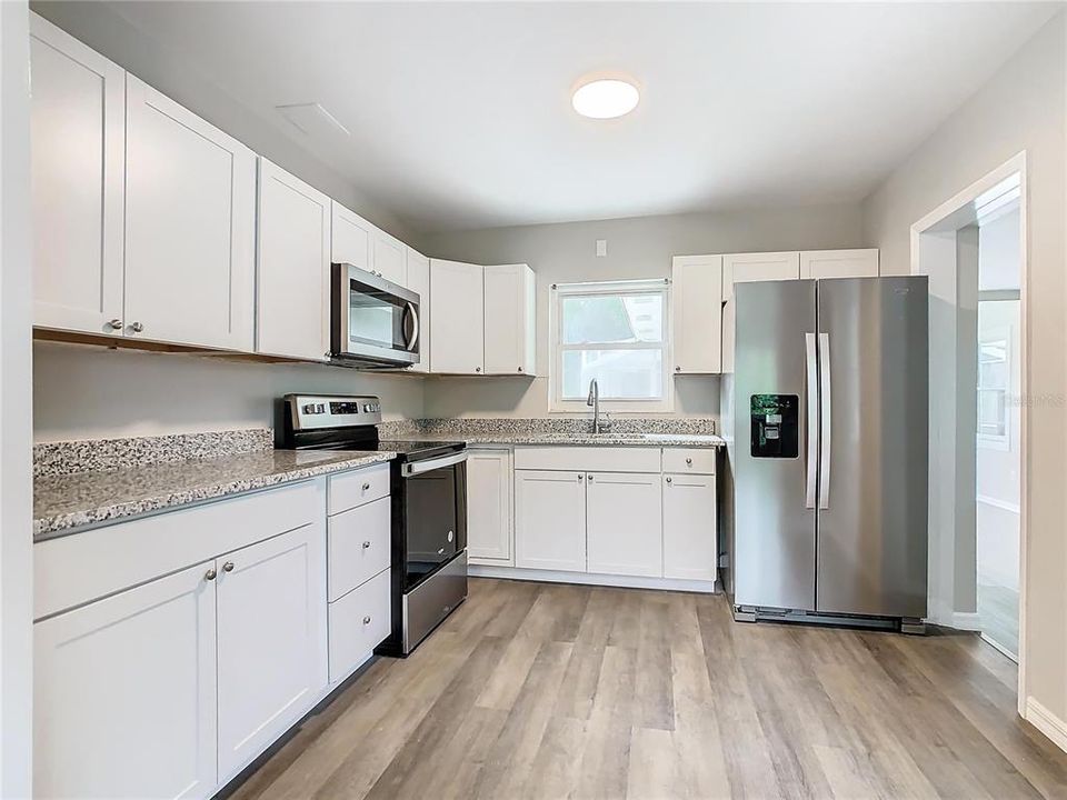 For Sale: $299,000 (3 beds, 1 baths, 1217 Square Feet)