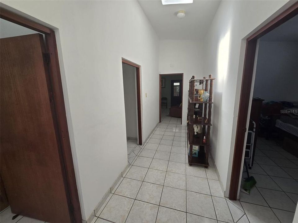 En Venta: $415,000 (4 camas, 4 baños, 2499 Pies cuadrados)