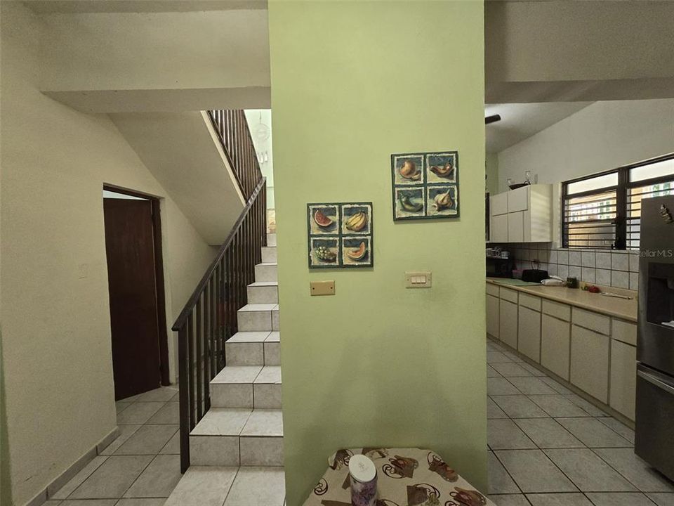 En Venta: $415,000 (4 camas, 4 baños, 2499 Pies cuadrados)