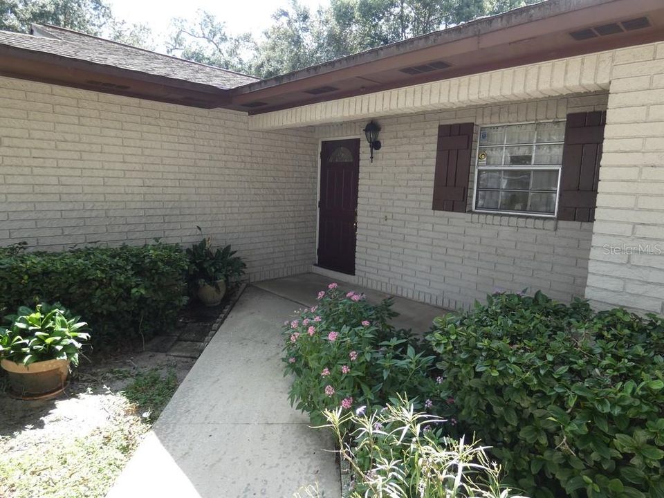 For Sale: $365,000 (3 beds, 2 baths, 1286 Square Feet)