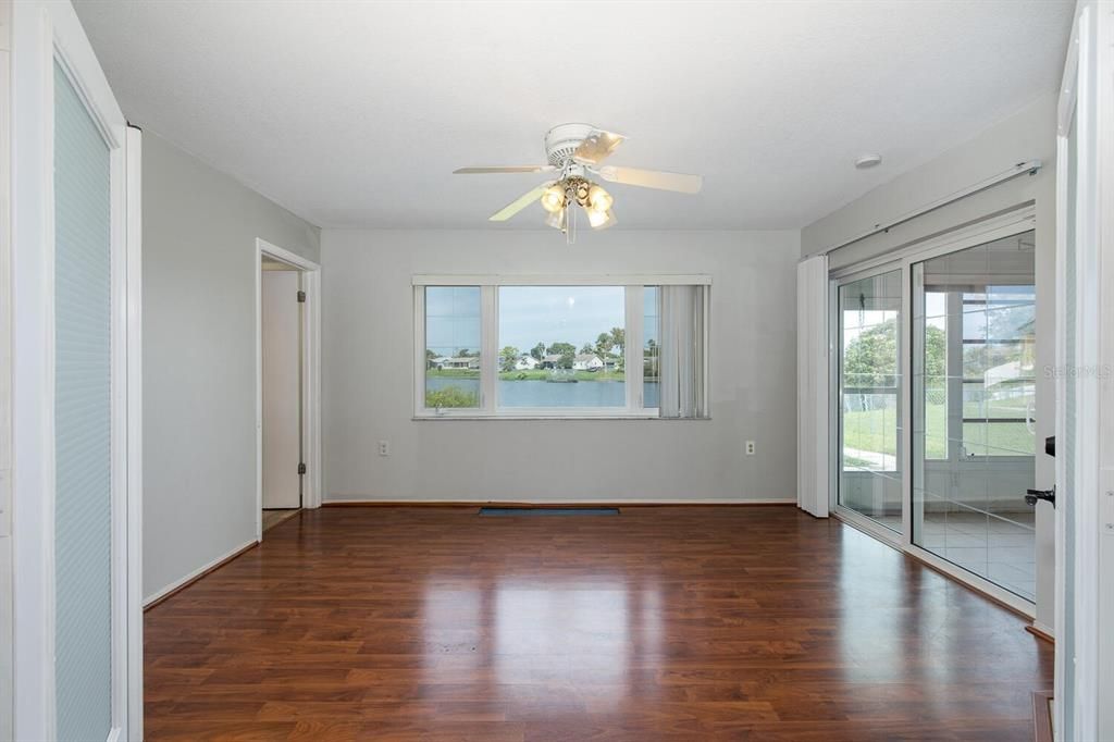 For Sale: $329,000 (2 beds, 2 baths, 1365 Square Feet)