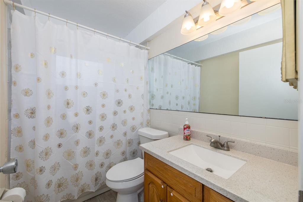 For Sale: $329,000 (2 beds, 2 baths, 1365 Square Feet)