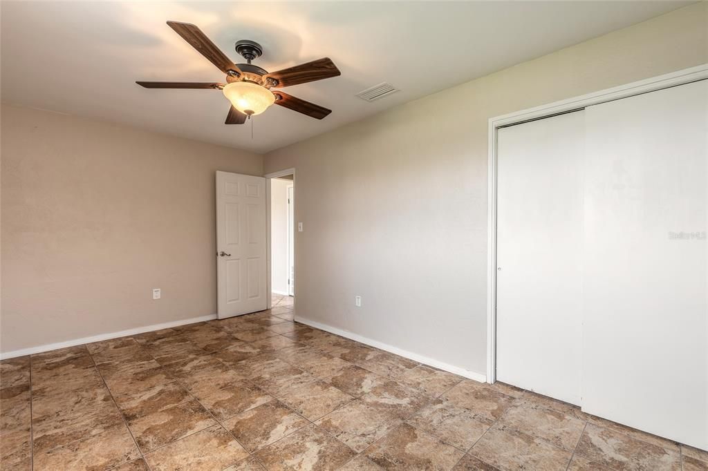 For Sale: $319,000 (2 beds, 2 baths, 1175 Square Feet)