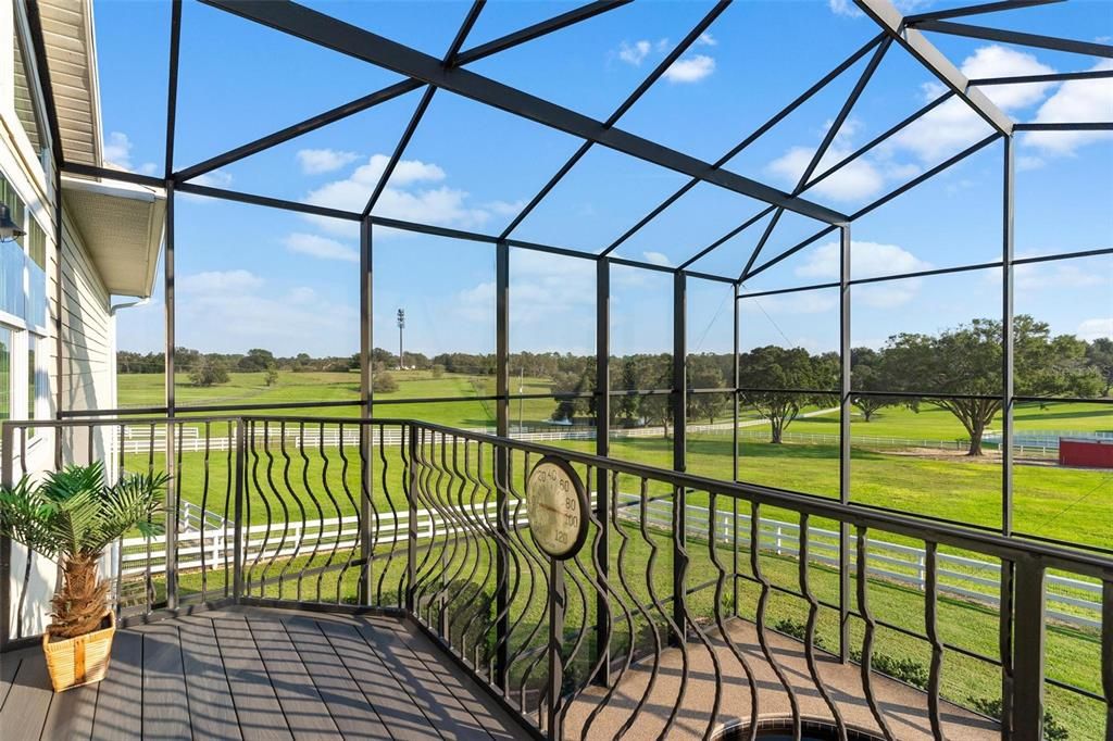 "Romeo and Juliet" Private Iron Balcony with Spectacular Views  overlooking Pool!