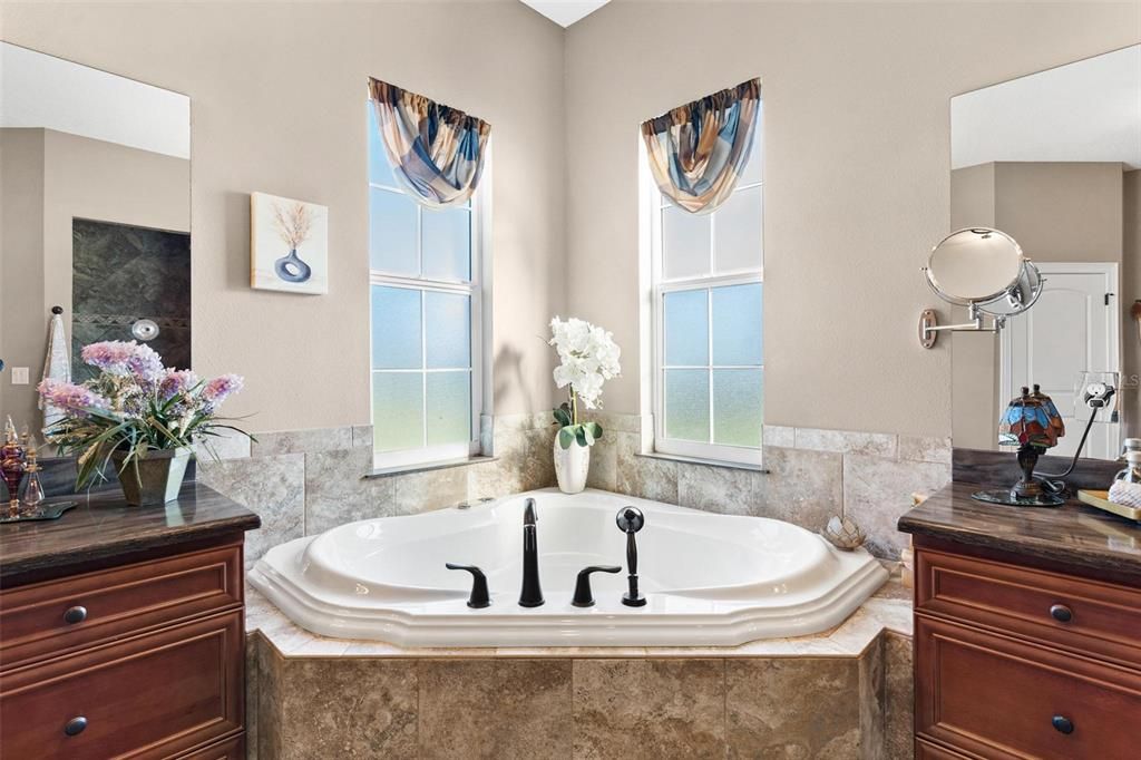 Ensuite Bathroom with "Jetted" Jacuzzi Tub for your "Bubble Bath Relaxation"