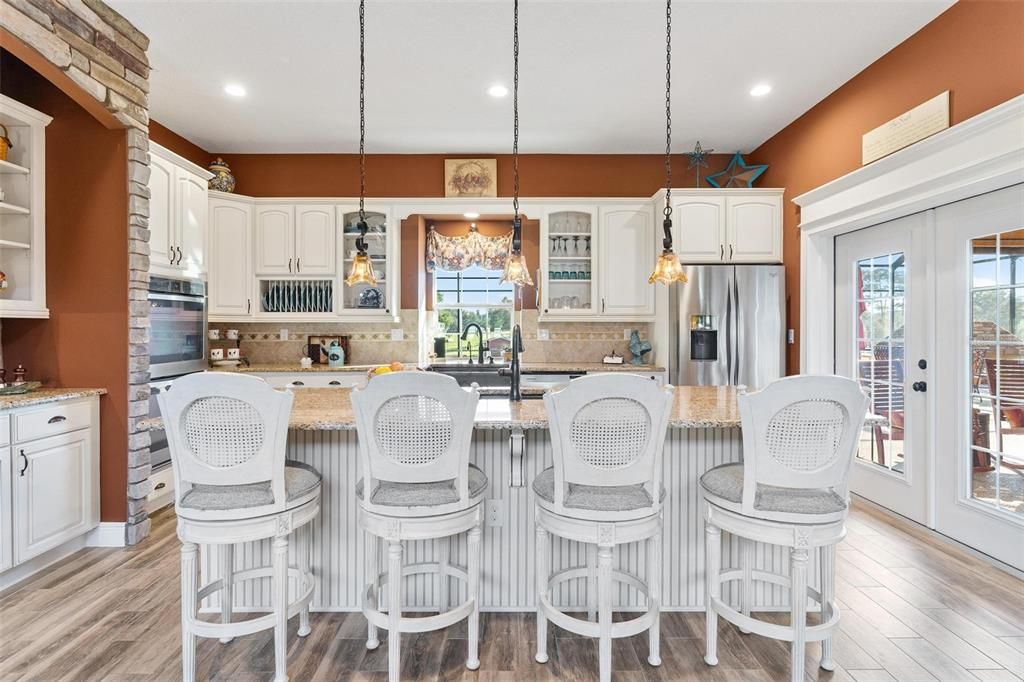 Kitchen with Breakfast Bar with 4 Barstools