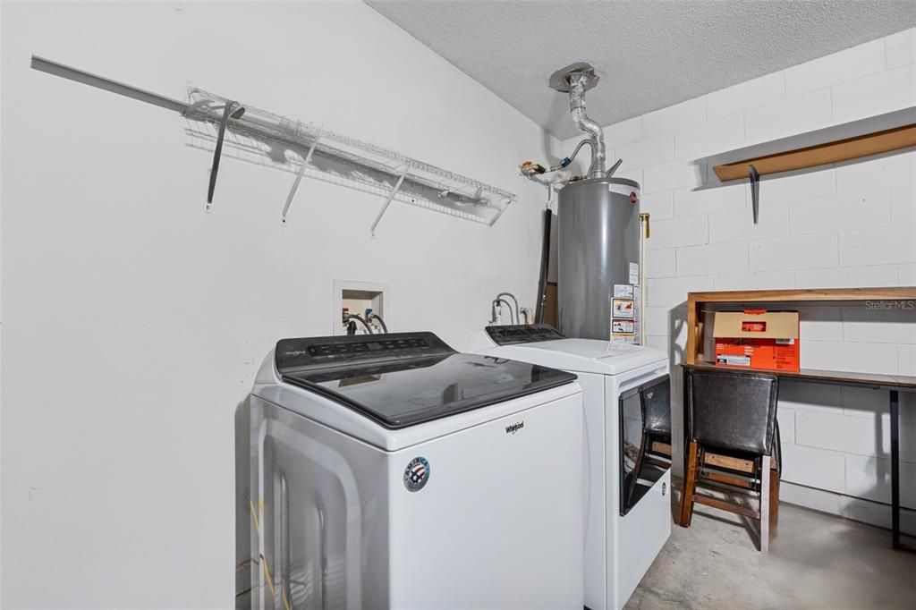 For Sale: $349,900 (3 beds, 2 baths, 1104 Square Feet)