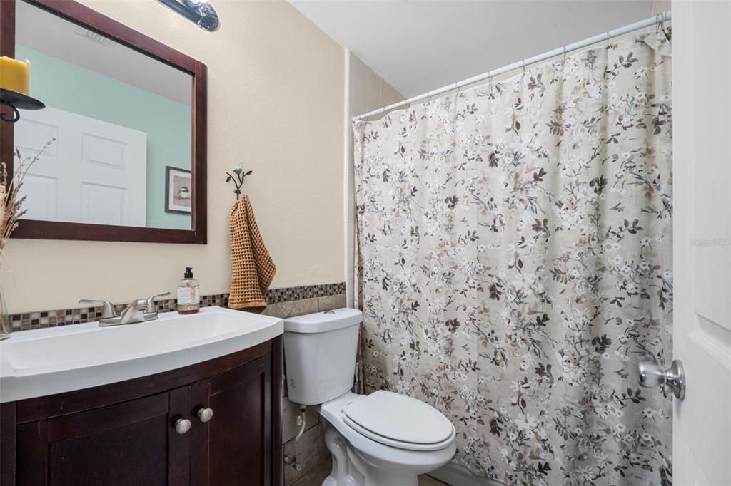 For Sale: $349,900 (3 beds, 2 baths, 1104 Square Feet)