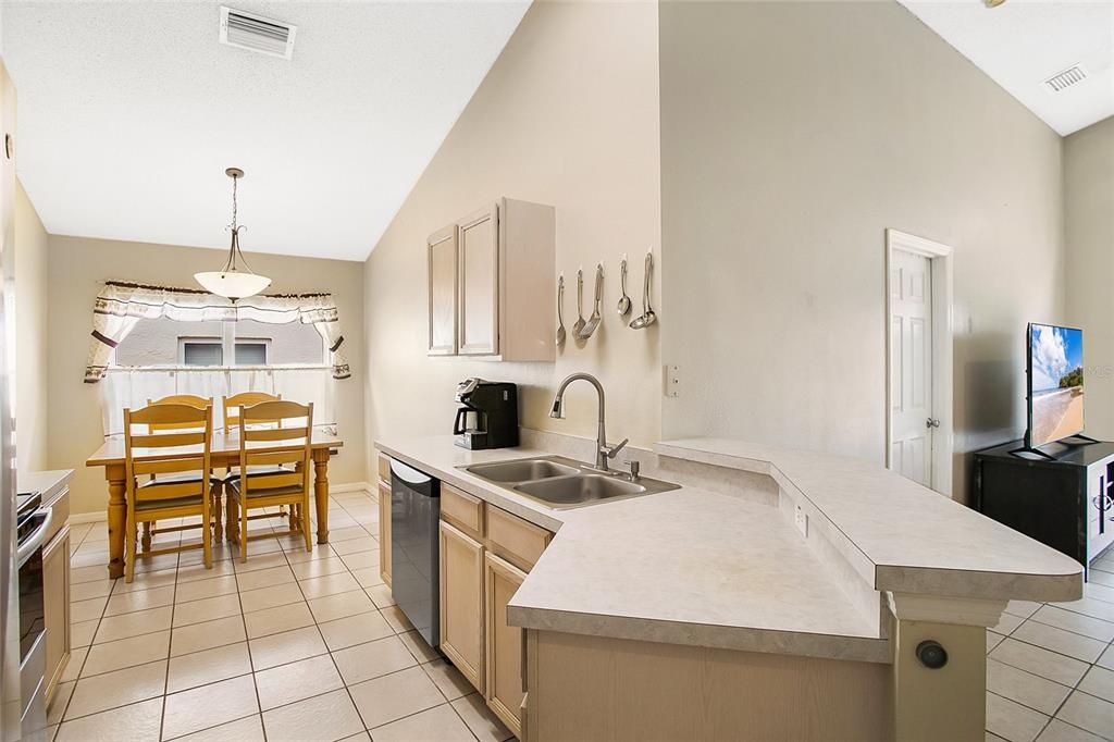 For Sale: $339,000 (3 beds, 2 baths, 1188 Square Feet)