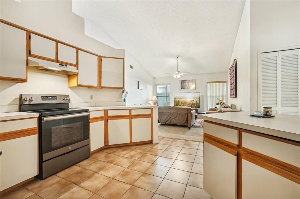 For Sale: $385,000 (4 beds, 2 baths, 1960 Square Feet)