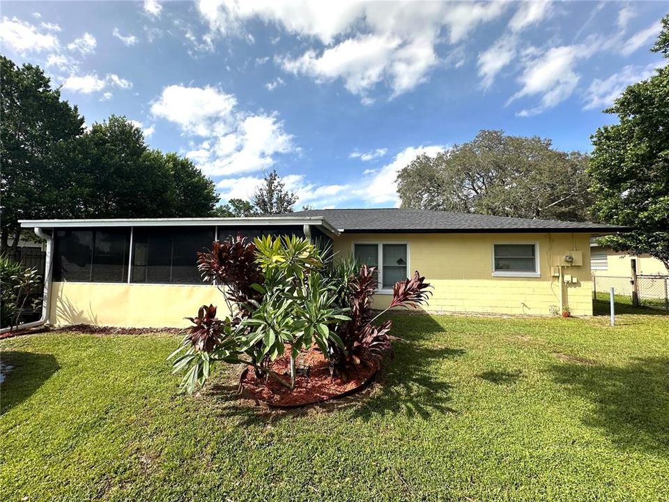 For Sale: $399,000 (3 beds, 2 baths, 1330 Square Feet)