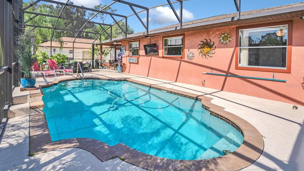 For Sale: $295,000 (3 beds, 2 baths, 1388 Square Feet)