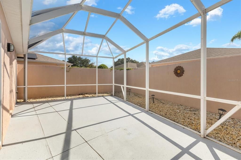 Birdcage with private courtyard