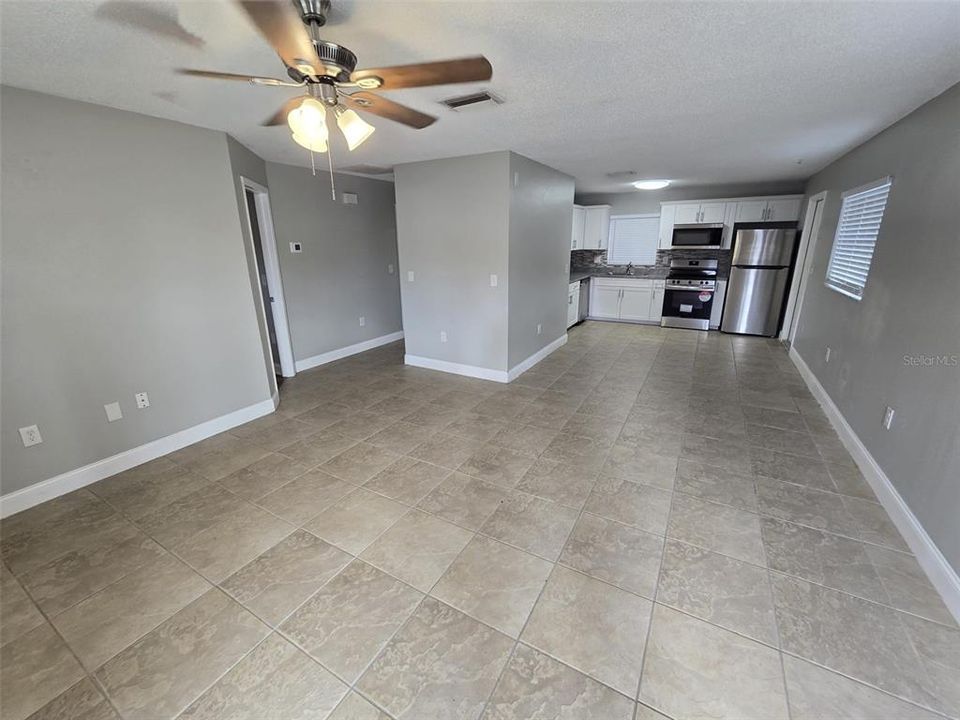 For Sale: $208,900 (2 beds, 2 baths, 1024 Square Feet)