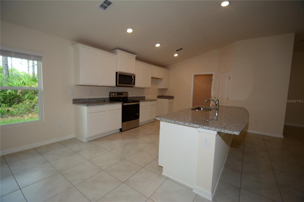 For Rent: $2,500 (3 beds, 3 baths, 2362 Square Feet)