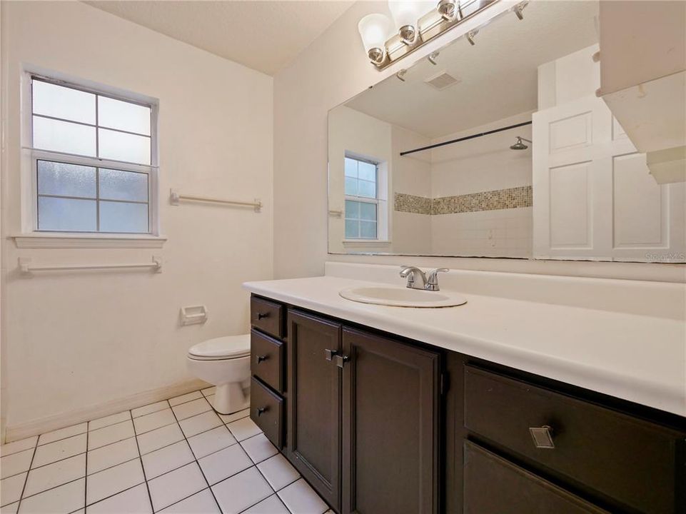 For Rent: $2,400 (3 beds, 2 baths, 1798 Square Feet)