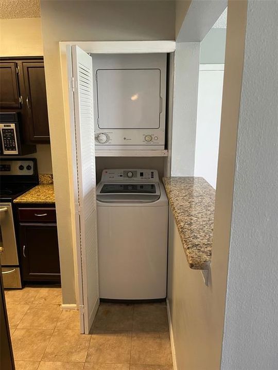 For Rent: $1,350 (1 beds, 1 baths, 800 Square Feet)