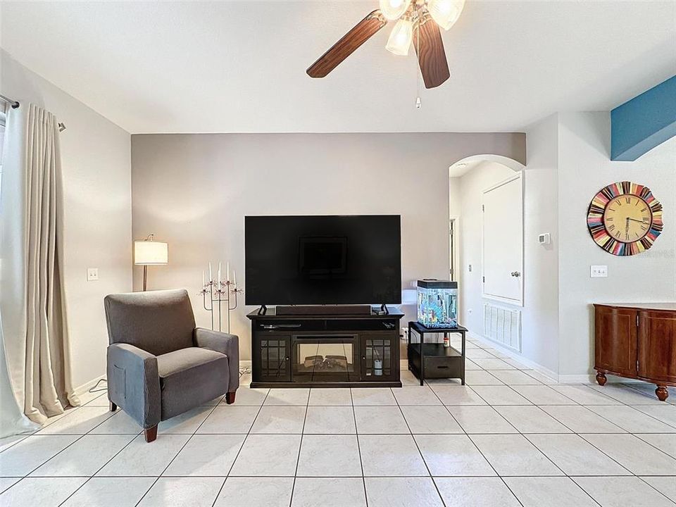 For Sale: $330,000 (3 beds, 2 baths, 2080 Square Feet)