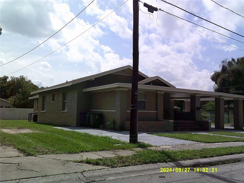 For Rent: $2,100 (4 beds, 2 baths, 1522 Square Feet)