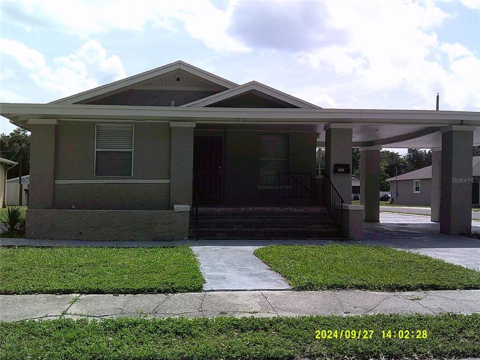 For Rent: $2,100 (4 beds, 2 baths, 1522 Square Feet)