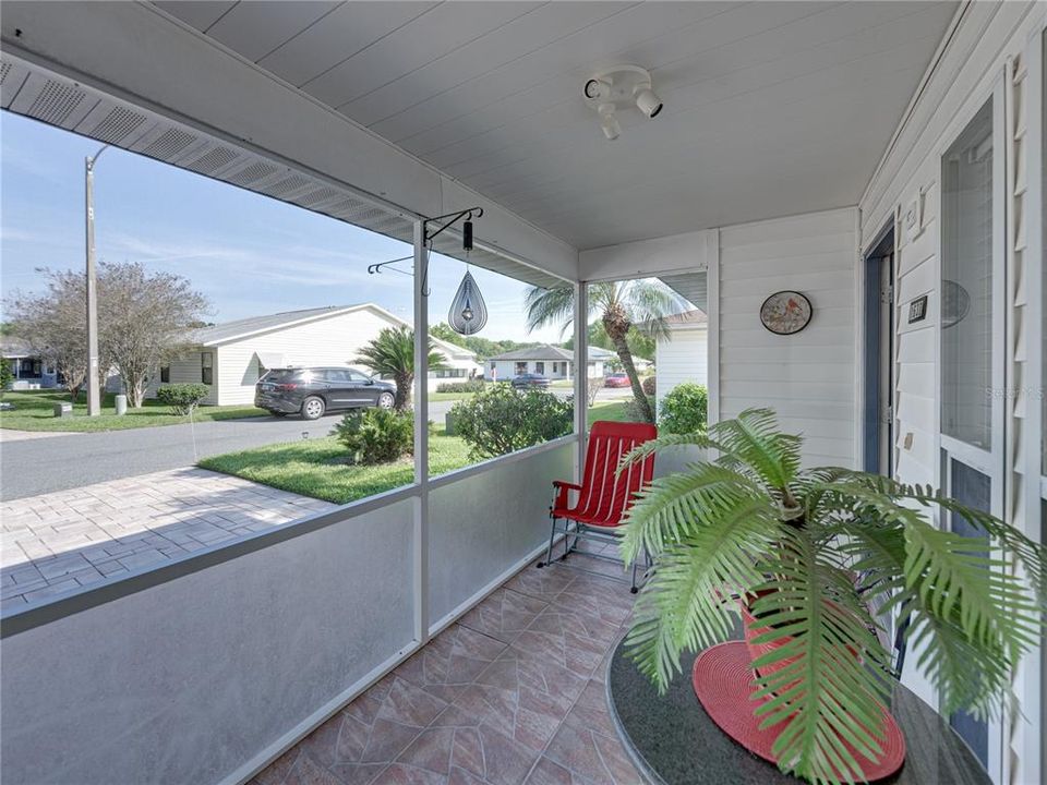 For Sale: $275,000 (2 beds, 2 baths, 1227 Square Feet)