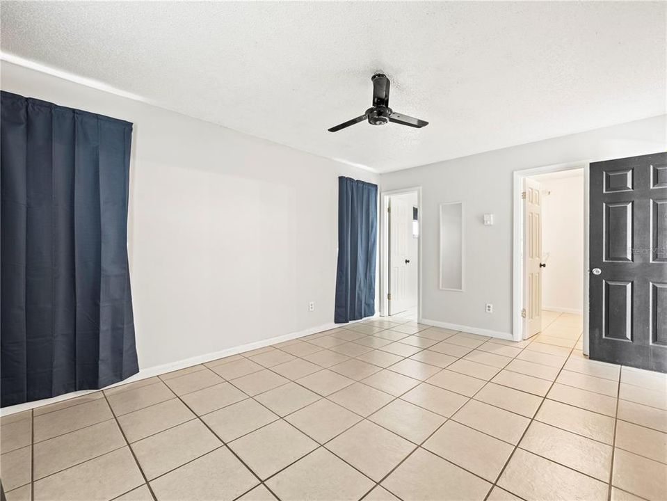 For Sale: $249,000 (2 beds, 2 baths, 1019 Square Feet)