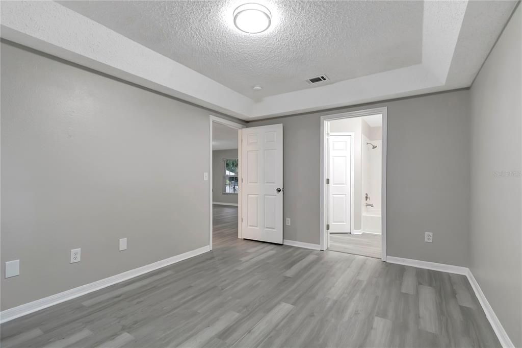 For Sale: $339,900 (3 beds, 2 baths, 1318 Square Feet)