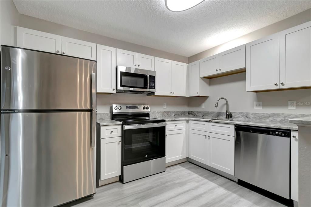 For Sale: $339,900 (3 beds, 2 baths, 1318 Square Feet)