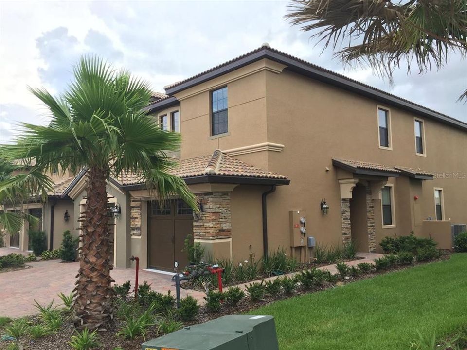 For Sale: $269,990 (2 beds, 2 baths, 1409 Square Feet)