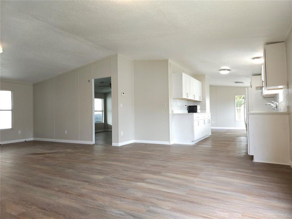 For Sale: $148,000 (4 beds, 2 baths, 1476 Square Feet)