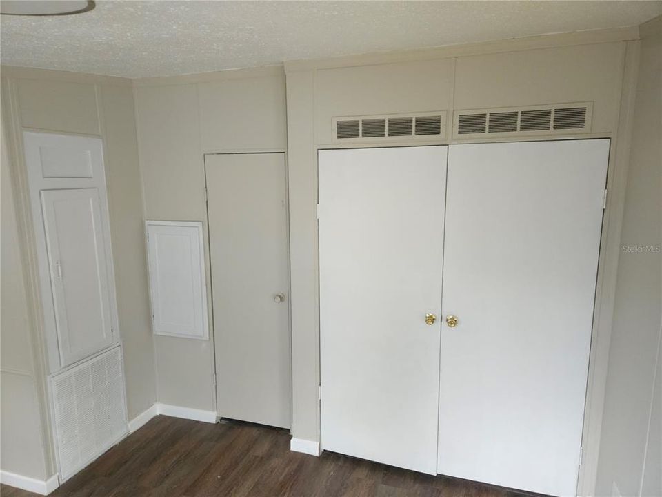 For Sale: $148,000 (4 beds, 2 baths, 1476 Square Feet)