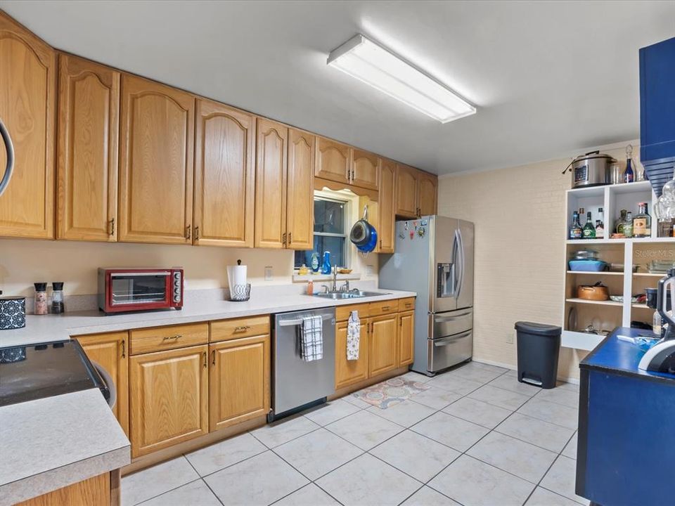 For Sale: $230,000 (3 beds, 2 baths, 1512 Square Feet)