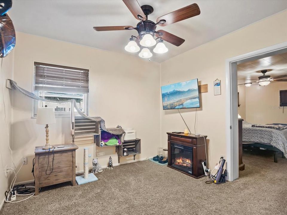 For Sale: $230,000 (3 beds, 2 baths, 1512 Square Feet)