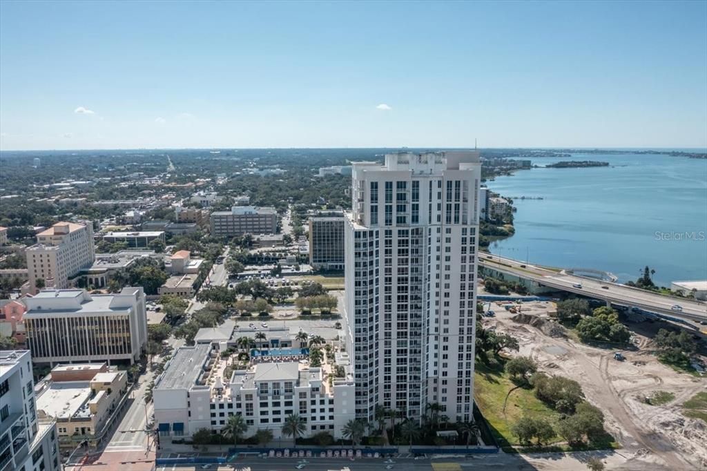 For Sale: $1,550,000 (3 beds, 2 baths, 2425 Square Feet)