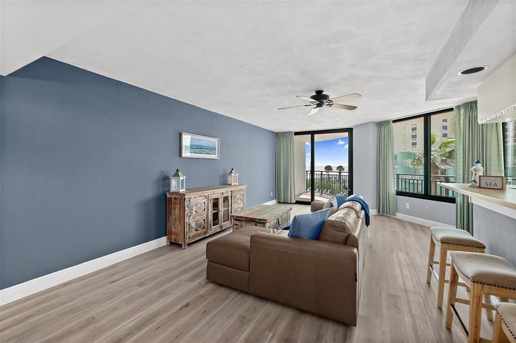 For Sale: $475,000 (2 beds, 2 baths, 1561 Square Feet)