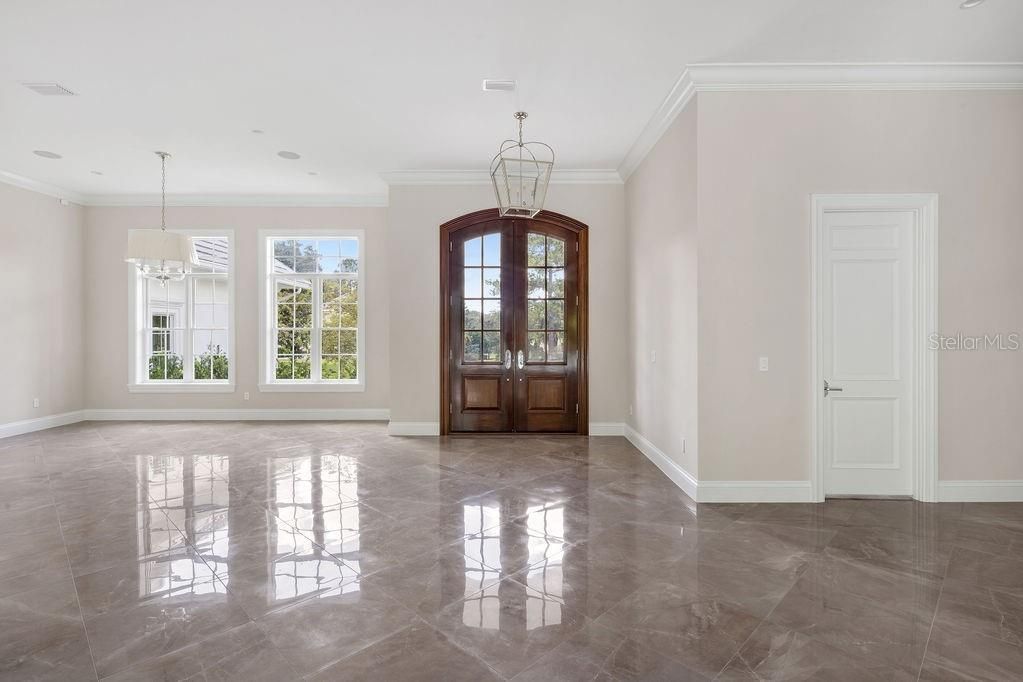 front foyer / entryway