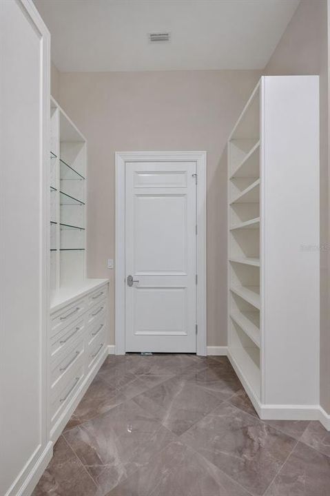 master suite closet 2