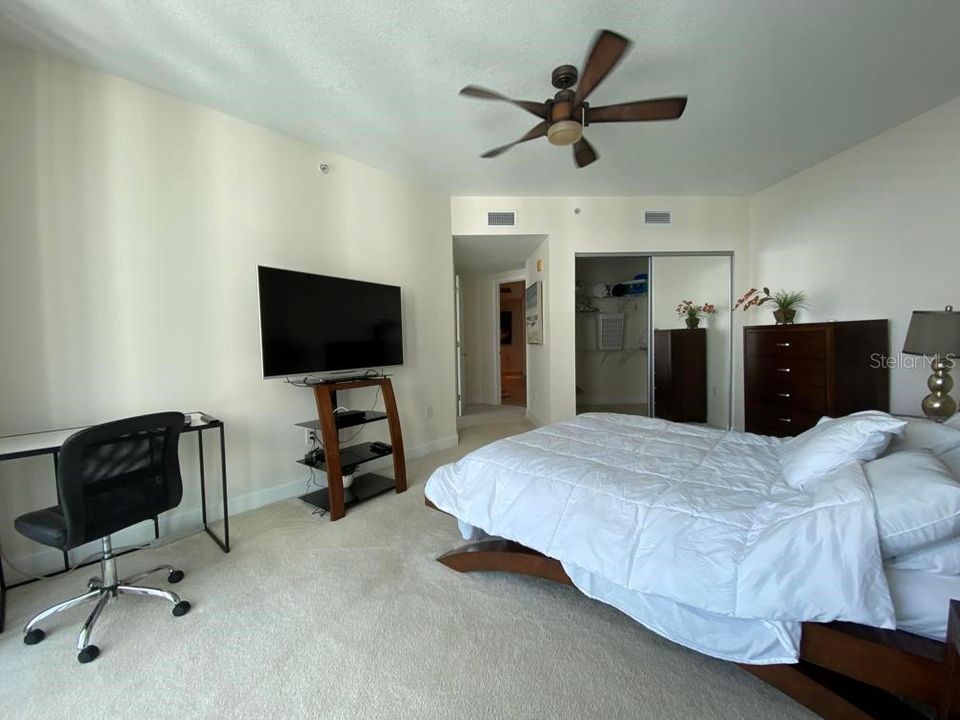 For Sale: $325,000 (2 beds, 2 baths, 1537 Square Feet)