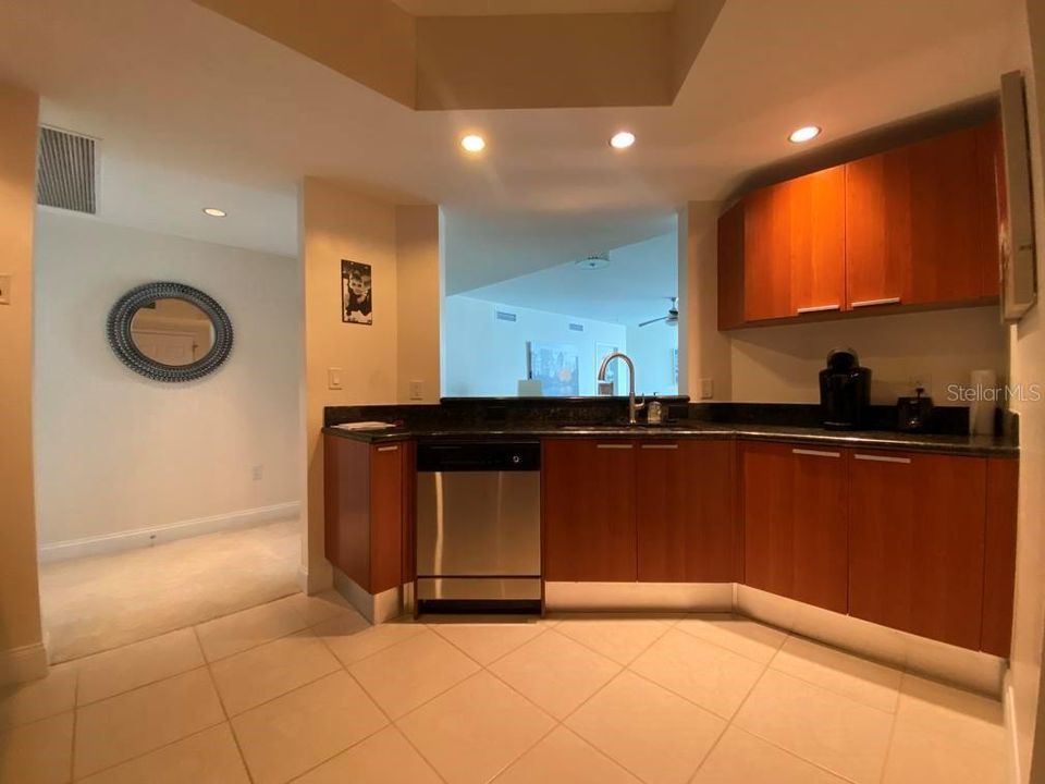 For Sale: $325,000 (2 beds, 2 baths, 1537 Square Feet)